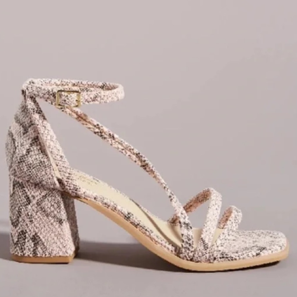 Seychelles Camaraderie Heel, Light Pink Snakeskin, Size 7